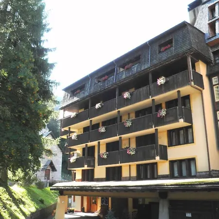 Lejlighedshotel R.t.a. Des Alpes 2 Madonna