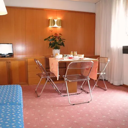Lejlighedshotel R.t.a. Des Alpes 2 Madonna